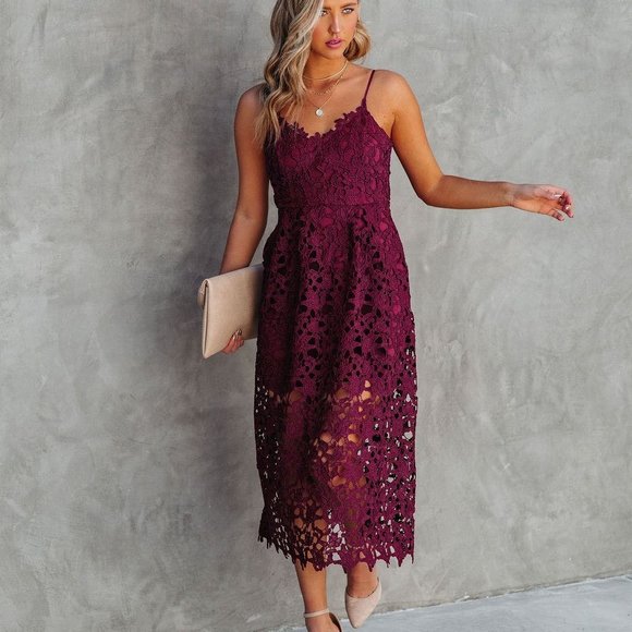 PICTURESQUE POCKETED CROCHET MIDI DRESS - BURGUNDY - Picture 7 of 9
